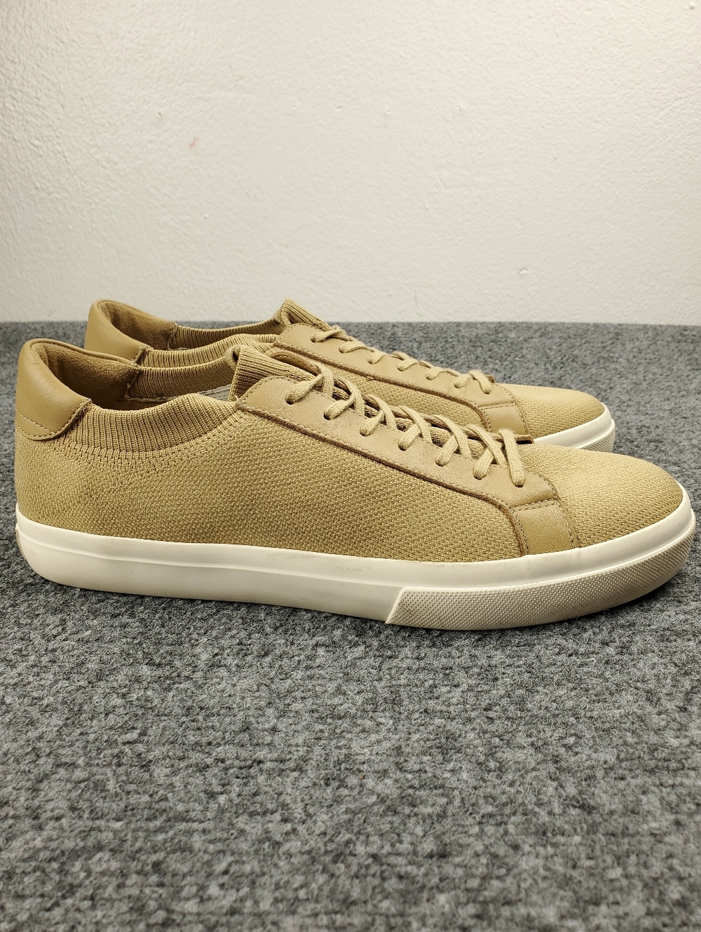Vince Fulton Knit Sneakers Mens 10 Desert Tan Beige Minimalist Casual Shoes
